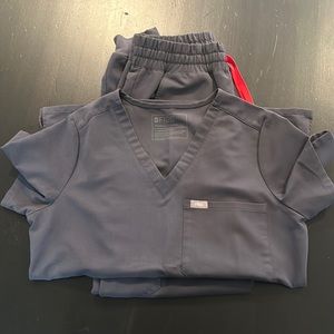 Figs Gray Size Small Scrubs Set. Top and Bottom